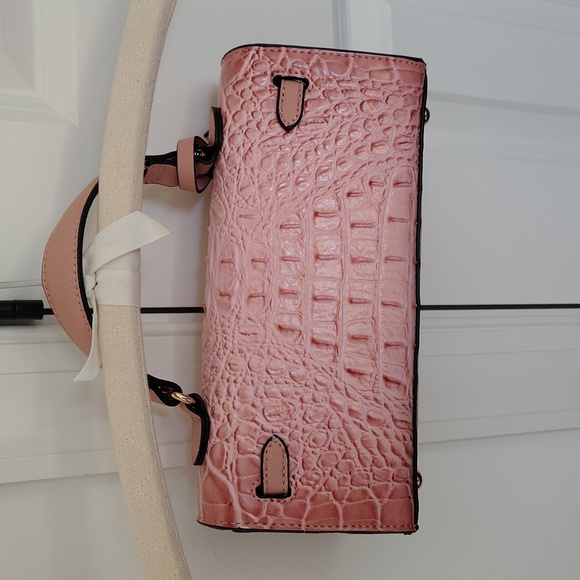 NWT Pink American Bee Purse with crossbody removable strap - Picture 7 of 14